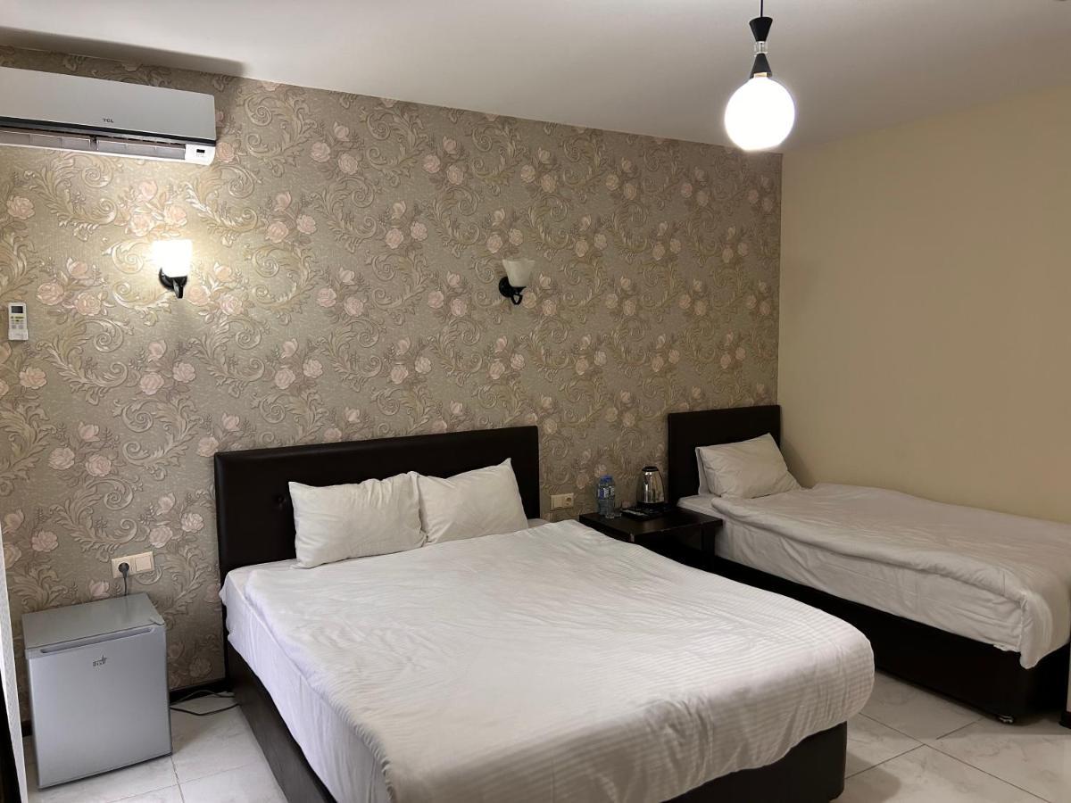 Zeyton Hotel Batumi Exterior photo