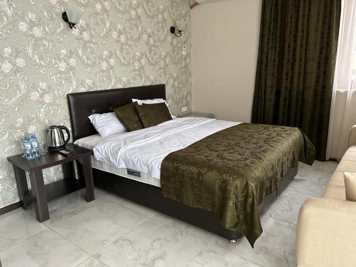 Zeyton Hotel Batumi Exterior photo